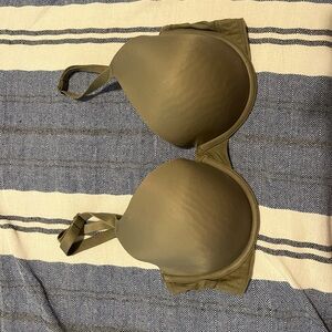 Sage green Victoria’s Secret pink everywhere tshirt bra